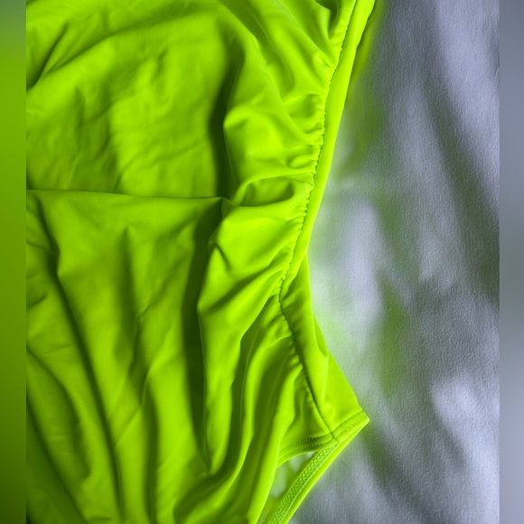 Women’s swimsuit - Small - Picture 3 of 3